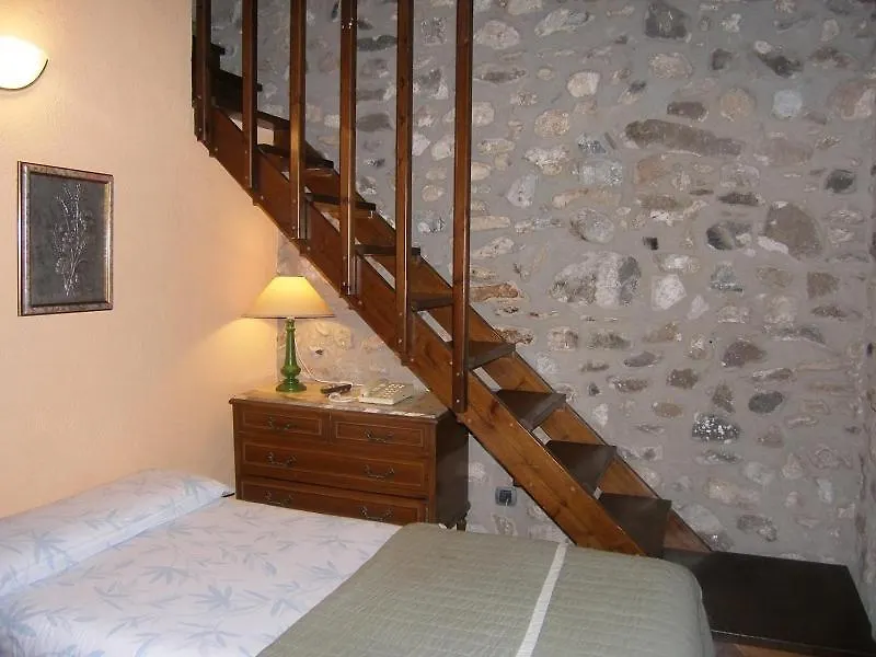 Hotel Fonda Cal Blasi Montblanc 2*,